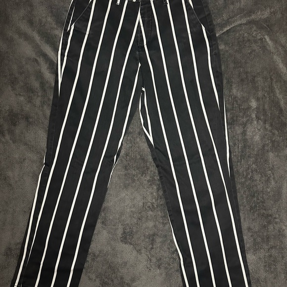 Volcom Women's Black and White Striped Cropped Pants - Picture 1 of 4
